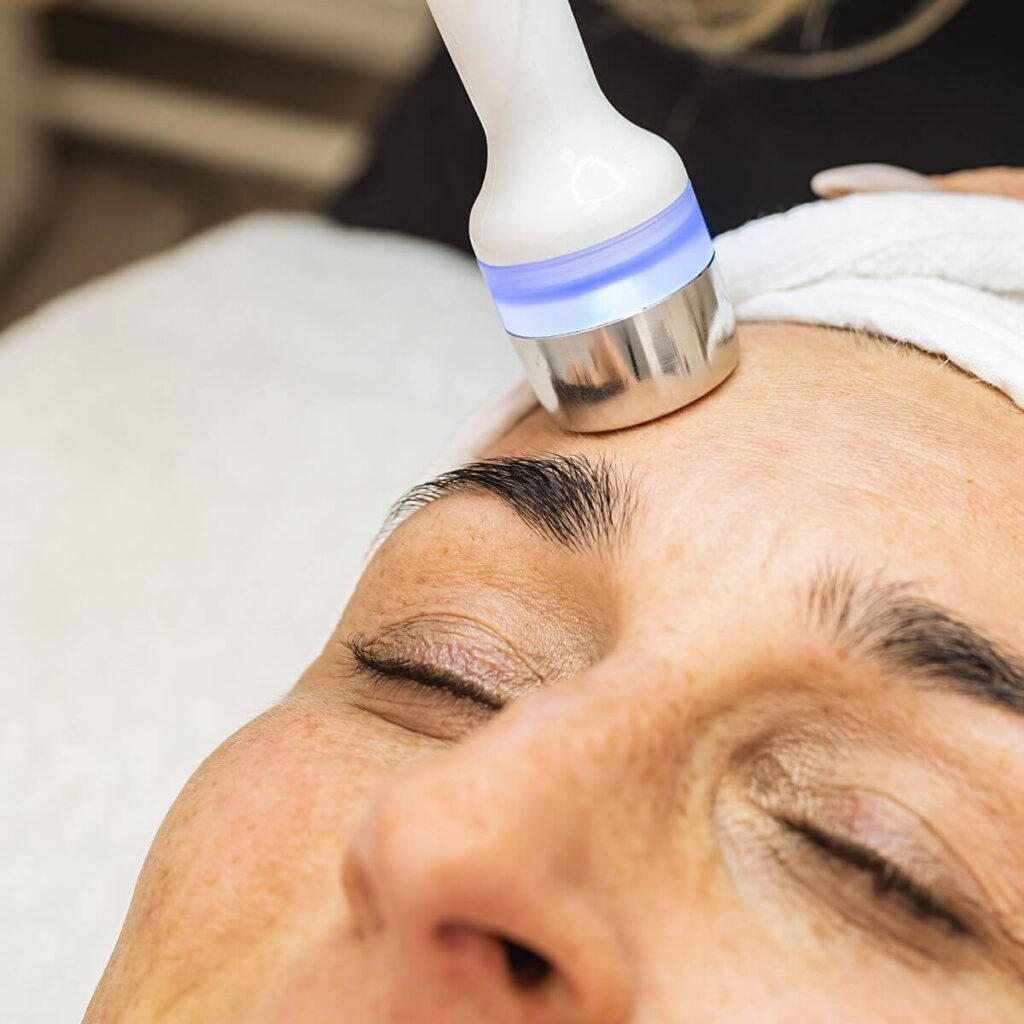Aqua Facial Behandlung in Bad Breisig Intensive Hautpflege mit Reinigung, Peeling und Feuchtigkeitspflege in Bad Breisig.